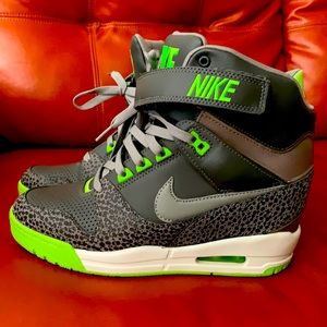 Nike Air Revolution Sky Hi